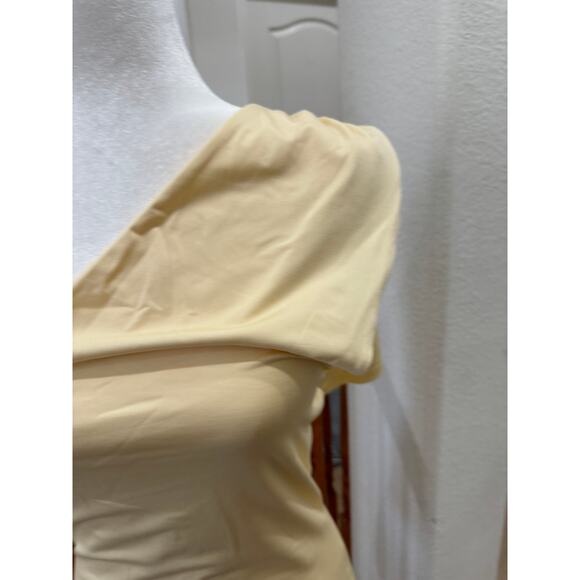 NWT Women's Yellow Cold Shoulder Bodycon Blouse Top Small - Picture 8 of 11